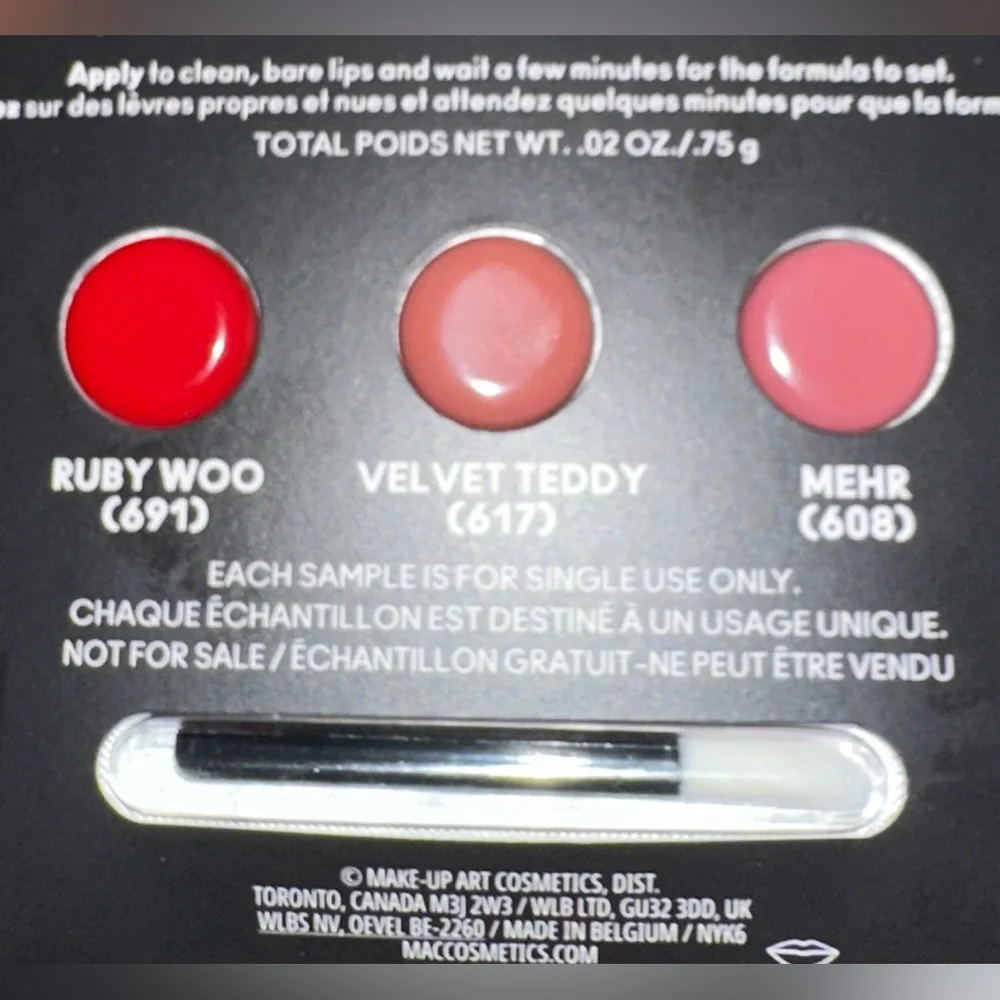 2 x MAC Macximal Matte Lipstick 3 Color Sample Card with Applicator Wand